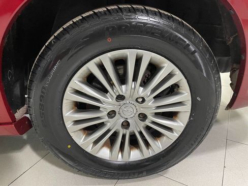 Used 2015 Chrysler Town & Country Touring-L w/ Driver Convenience Group image 11