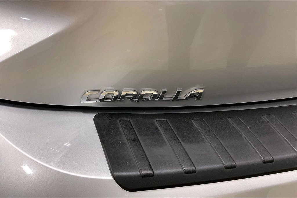 Used 2025 Toyota Corolla XSE FWD image 24