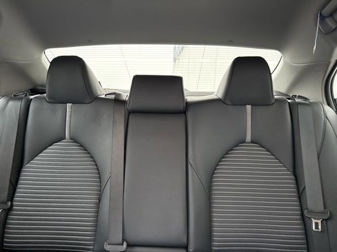 Used 2019 Toyota Camry SE image 8