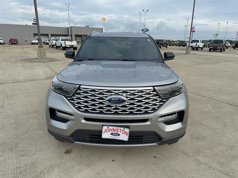 Used 2020 Ford Explorer Platinum w/ Premium Technology Package AWD/4WD image 3