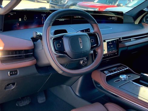 New 2026 Lincoln Navigator Reserve image 8