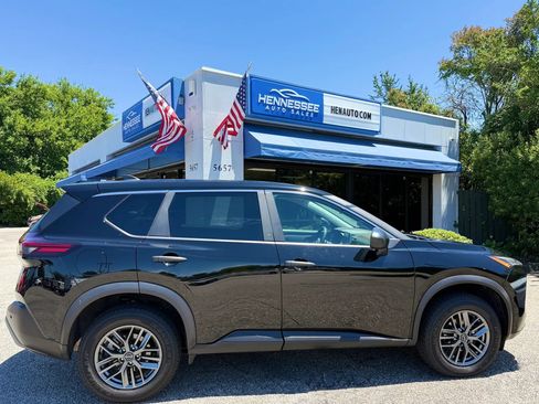 Used 2023 Nissan Rogue S AWD/4WD image 10