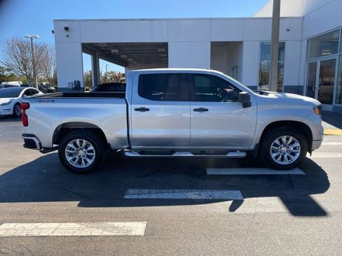 Used 2022 Chevrolet Silverado 1500 Custom image 8
