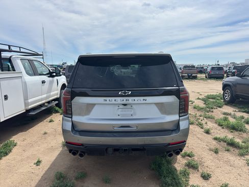 Used 2025 Chevrolet Suburban Z71 AWD/4WD image 3