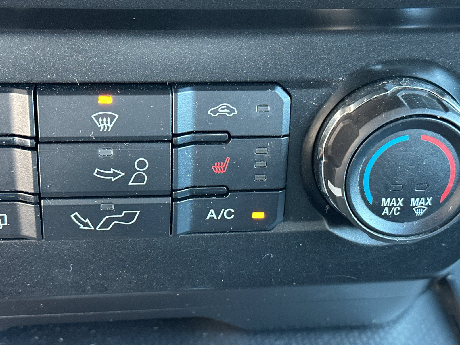 Used 2015 Ford F150 XLT w/ Equipment Group 302A Luxury AWD/4WD image 27