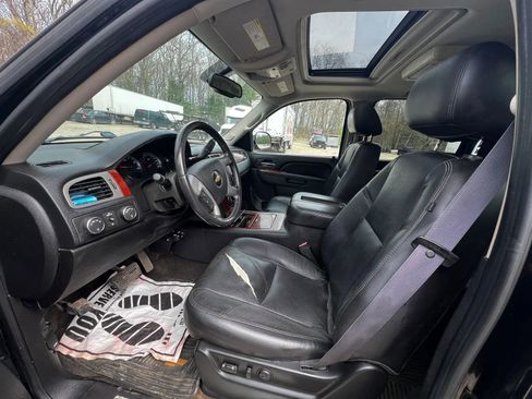 Used 2011 Chevrolet Avalanche LTZ AWD/4WD image 9