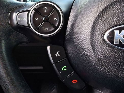 Used 2014 Kia Soul FWD image 19