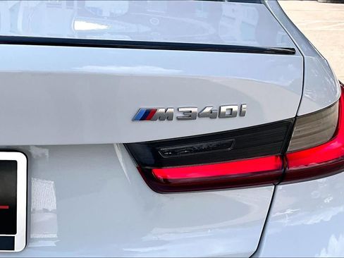 Used 2025 BMW M340i w/ Premium Package RWD image 28