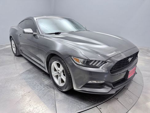 Used 2017 Ford Mustang Coupe image 3
