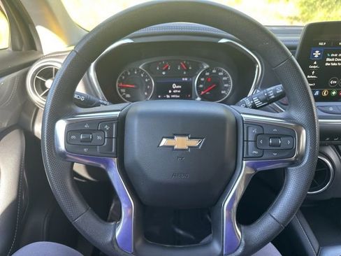 Used 2025 Chevrolet Blazer LT AWD/4WD image 18