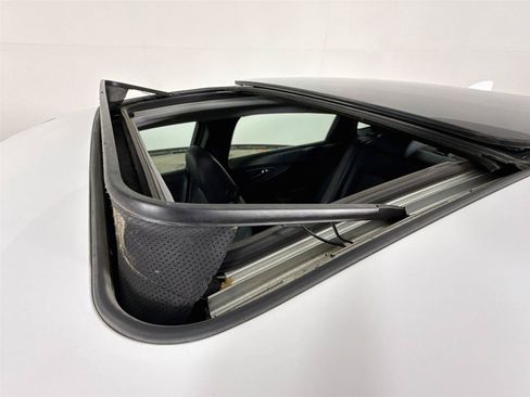 Used 2022 Chevrolet Malibu LT w/ Leather Package FWD image 22