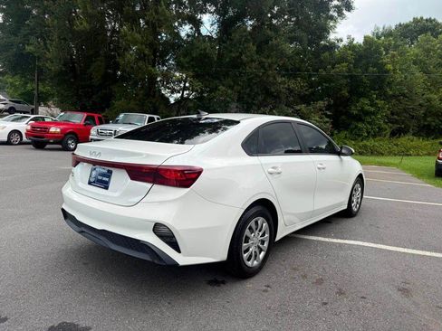 Used 2024 Kia Forte LX FWD image 5