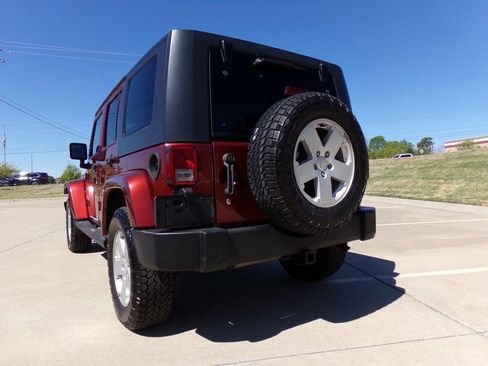 Used 2007 Jeep Wrangler Unlimited Sahara w/ Dual Top Group image 27