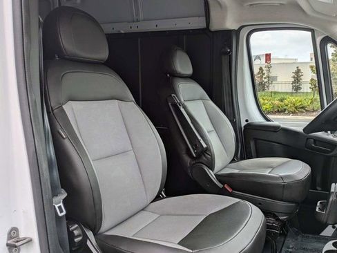 Used 2025 RAM ProMaster 2500 w/ Convenience Group FWD image 15