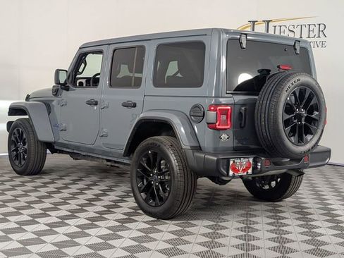 Certified 2025 Jeep Wrangler Unlimited Sahara w/ Safety Group AWD/4WD image 5