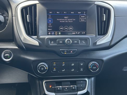 Used 2024 GMC Terrain SLE AWD/4WD image 30