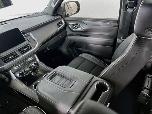 Used 2023 GMC Yukon XL SLT w/ SLT Luxury Package AWD/4WD image 23
