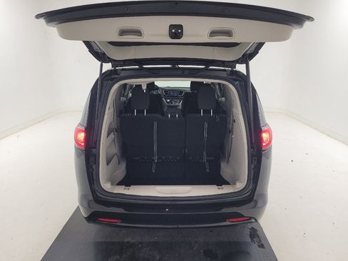 Used 2023 Chrysler Voyager LX FWD image 29