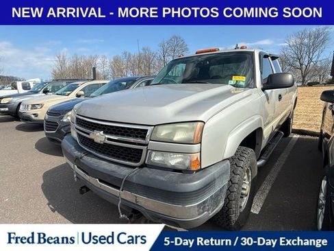 Used 2006 Chevrolet Silverado 2500 LT w/ Snow Plow Prep Package image 3
