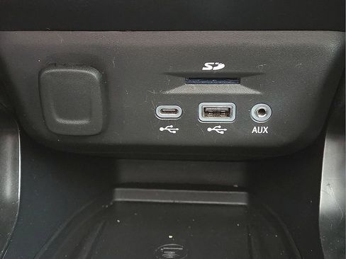 Used 2023 Chevrolet TrailBlazer RS w/ Sun and Liftgate Package image 26