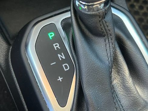 Used 2023 Jeep Renegade Latitude AWD/4WD image 14