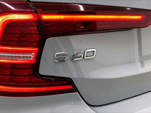 Used 2024 Volvo S60 B5 Plus image 31