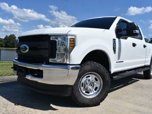 Used 2019 Ford F250 XL w/ Power Equipment Group image 5