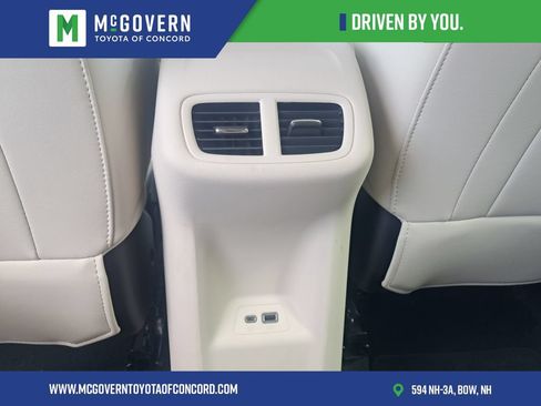 Used 2021 Buick Envision Preferred AWD/4WD image 21
