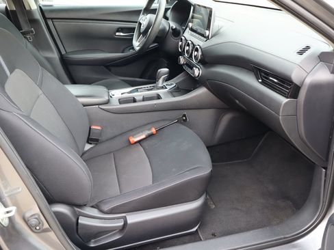 Used 2024 Nissan Sentra SV FWD image 16