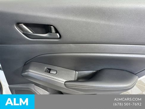 Used 2025 Nissan Altima 2.5 SV FWD image 19