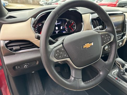 Used 2023 Chevrolet Traverse Premier image 14