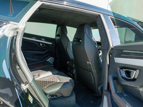 Used 2020 Lamborghini Urus image 53