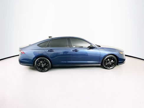 Used 2025 Honda Accord SE image 10