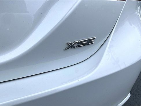 Used 2022 Toyota Camry XSE image 8