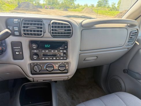 Used 2003 GMC Sonoma SLS AWD/4WD image 11