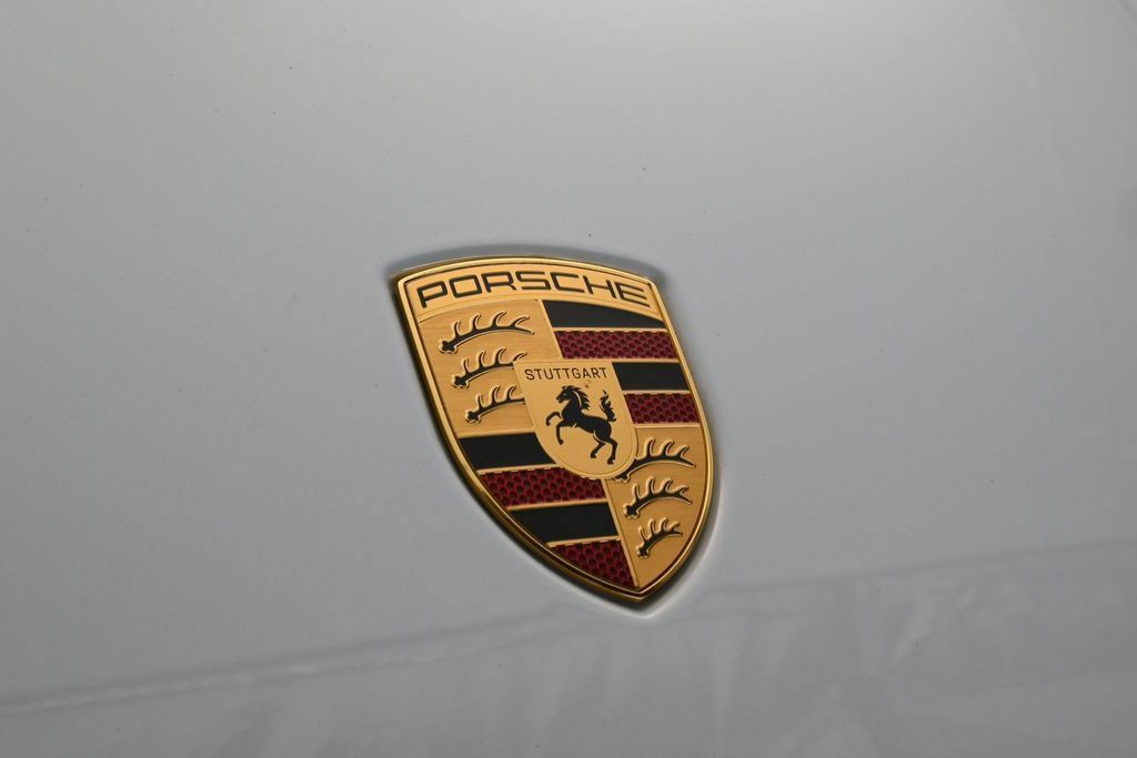 Used 2025 Porsche Cayenne AWD/4WD image 54