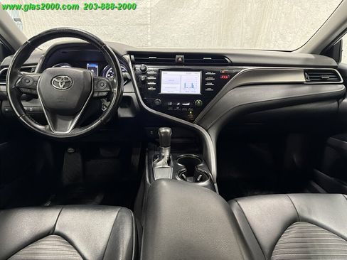 Used 2019 Toyota Camry SE FWD image 6