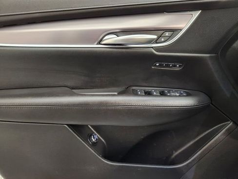 Used 2018 Cadillac XT5 Luxury w/ Driver Awareness Package image 24