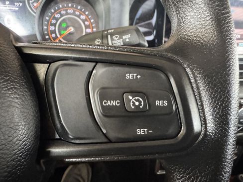 Used 2024 Jeep Gladiator Sport AWD/4WD image 18