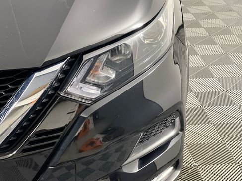 Used 2021 Nissan Rogue Sport SV image 9