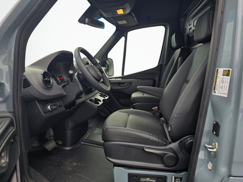 New 2025 Mercedes-Benz Sprinter 2500 image 18