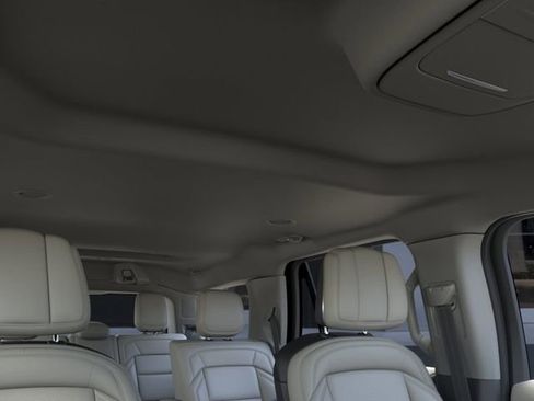 New 2026 Lincoln Navigator Premiere image 22