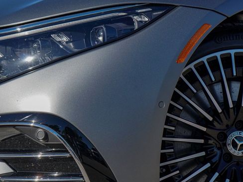 Used 2022 Mercedes-Benz EQS 580 4MATIC Sedan image 30