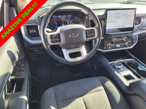 Used 2022 Ford Expedition Max XLT image 6