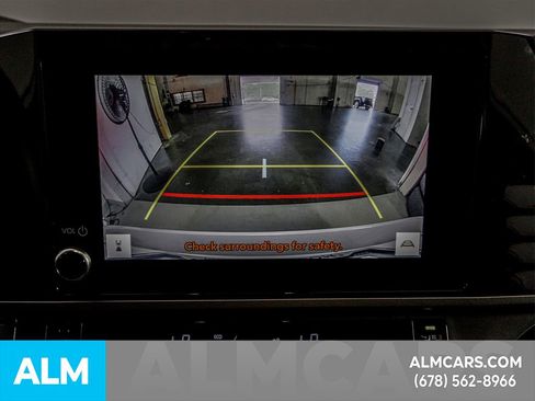 Used 2025 Toyota Camry SE image 31