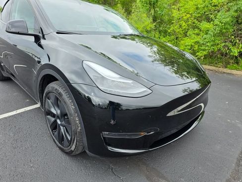 Used 2025 Tesla Model Y Long Range AWD/4WD image 16