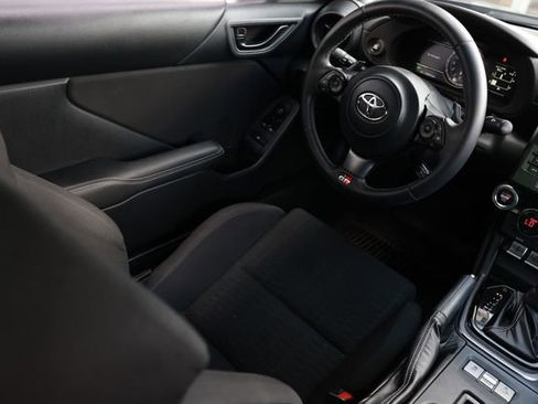 Used 2023 Toyota GR86 RWD image 23