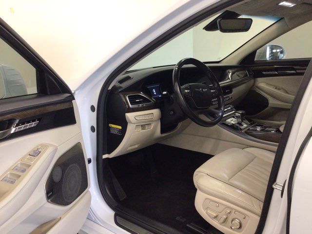 Used 2017 Genesis G90 3.3T Premium RWD image 10