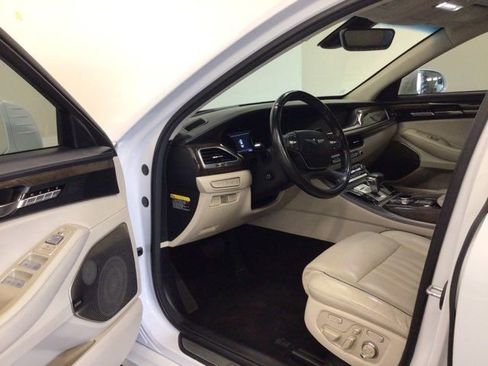 Used 2017 Genesis G90 3.3T Premium RWD image 10