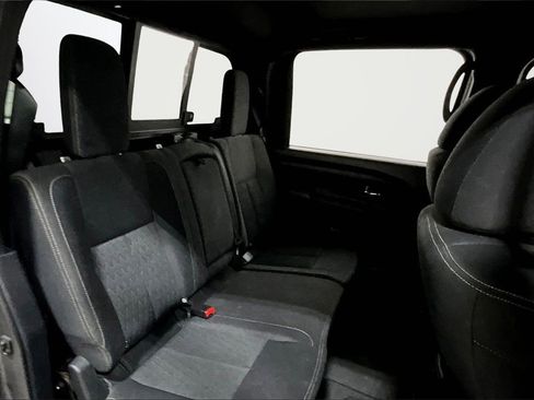 Used 2018 Nissan Titan PRO-4X image 25
